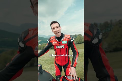 Überzeugt die neue Aprilia Tuono V4 Factory auch 2025? #aprilia #tuono #v4