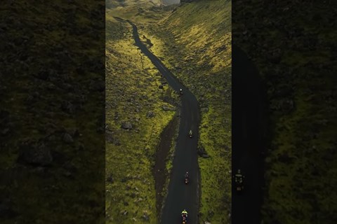 Da muss man sich echt auf die Straße konzentrieren 👀 #shorts #motorcycle