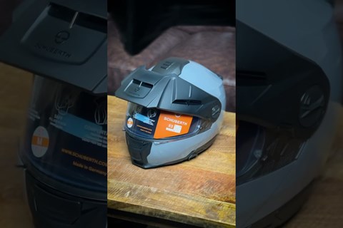 Was sagt ihr zum neuen Schuberth E2 Helm? #shorts