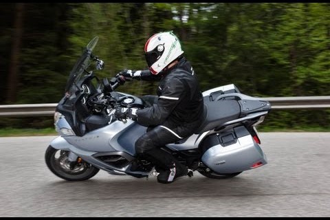 Sporttourer-Vergleich | Triumph Trophy SE | Test 2013