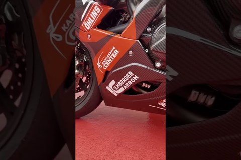 Ein bisschen Carbon schadet niemanden 🤣 #shorts #motorcycle