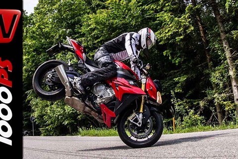 BMW S1000 R Stunts | StuntFriday Action