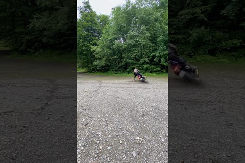 Er wollte doch nur cool sein…😂 #yamaha #ténéré700