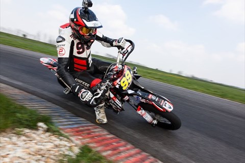 Aprilia Supermoto SXV 550 & MXV 450 | Action-Drifts-Wheelies