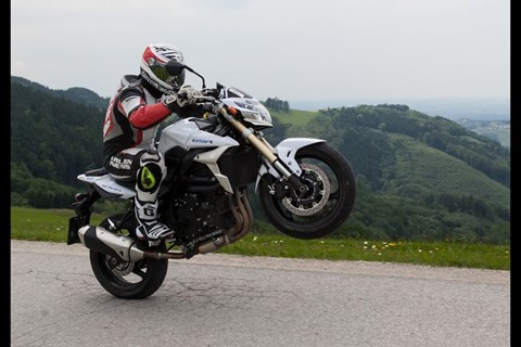 Suzuki GSR 750 - Nakedbike Test