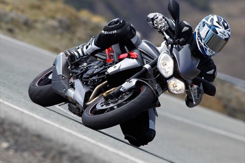 ☆NEW☆ Triumph Street Triple R 2013 Fahreindrücke & Details