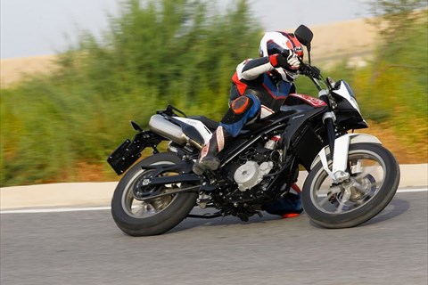 Husqvarna TR 650 Terra/Strada Actionvideo & Details