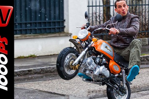 Mini Bikes Actionvideo - Jumps, Drifts, Wheelies - Skyteam