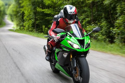 Kawasaki Ninja ZX-6R 636 | Supersport Vergleich 2013