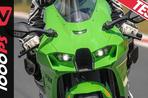 Kawasaki Ninja ZX-10 RR im Test beim Masterbike 2021