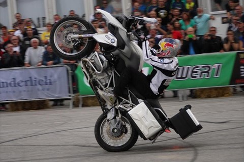 BMW R 1200 GS Stunt Video Chris Pfeiffer