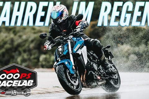 Motorradfahren im Regen - diese Regeln musst du unbedingt beachten!