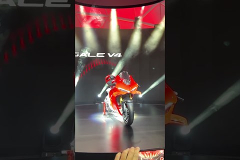 Was sagt ihr zur neuen Panigale? #shorts #ducatipanigalev4