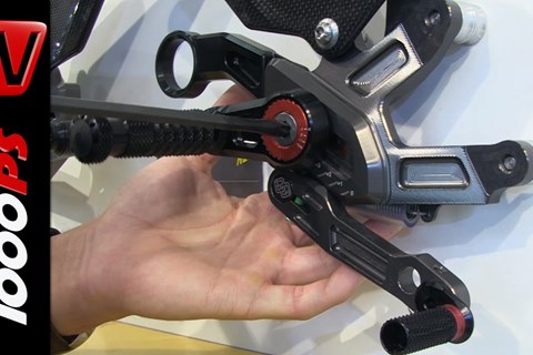 gilles.tooling | Verstellbare Fußrastenanlage für BMW S 1000 RR 2015