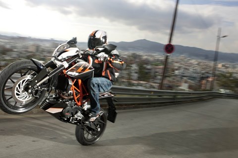 First-Test | KTM 390 Duke 2013 | Action-Sound-Onboard+Engl. Sub!