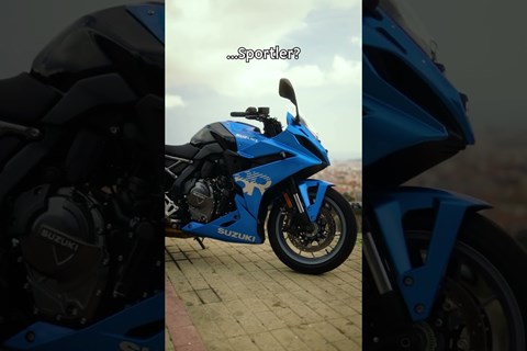Was sagt euch mehr zu? #shorts #nakedbike #sportbike #suzuki