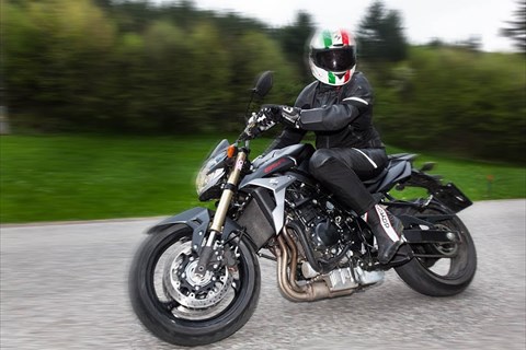 Test-Video | Suzuki GSR 750 | Nakedbike Vergleich 2013