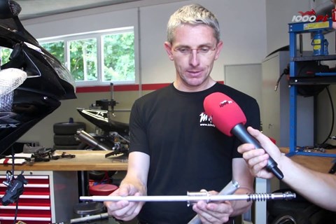 Suzuki GSX-R 750 -- Gabelumbau Stufe 2