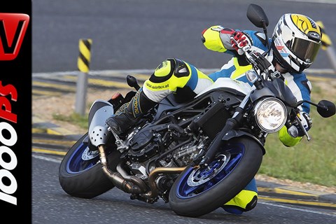 Suzuki SV650 | Naked Bike Test Rennstrecke