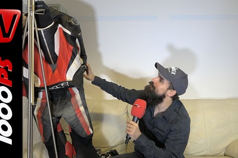 Folgen des Sturzes mit BMW S 1000 RR | Lederkombi, Stiefel, Handschuhe, Helm