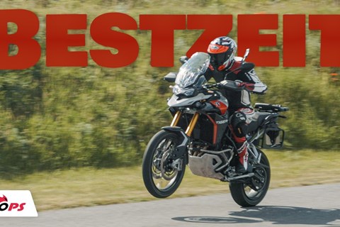 Lange Federwege - Problem auf der Teststrecke? Triumph Tiger 900 Rally Pro!