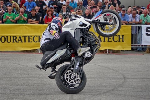 BMW F 800 R Stunt Video Chris Pfeiffer