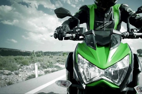 Kawasaki Z800 2013 - Official Video