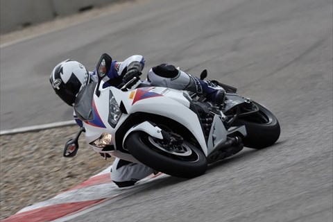 Honda CBR1000RR Fireblade Test & Fahrerimpressionen