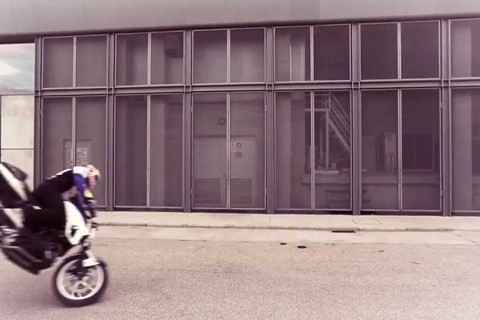 Stuntrider Chris Pfeiffer In Search of Akrapovič