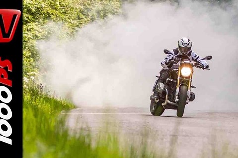 BMW RnineT Wheelie | StuntFriday Action