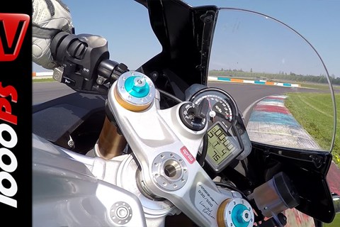 Aprilia RSV4 RF Onboard | Superbike Vergleichstest 2015