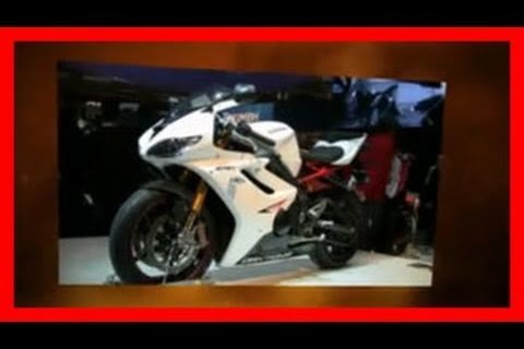 Triumph auf der EICMA 2010