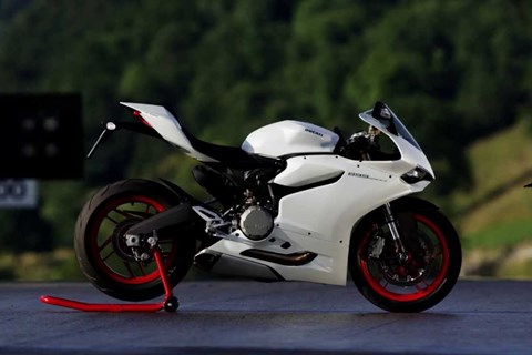 Ducati 899 Panigale - Official Video