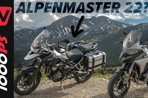 Gefahr für die Alpen-Königin! Triumph Tiger 1200 vs. Ducati Multistrada V4 im Vergleichs-Test