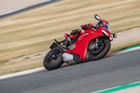 Ducati Panigale V4 2018 - Onboard Racetrack - Valencia