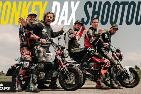 Wer ist der Schnellste? 1000PS-Battle mit Honda Dax und Monkey auf der SuperMoto-Strecke