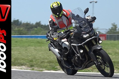 Honda Africa Twin 2016 | Ideale Bereifung, knallharter Laufleistungs - Test