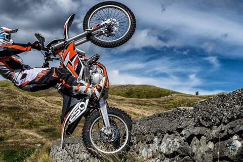 First-Test | KTM Freeride 250R & Freeride 350 | Offroad-Action + Engl. Subs