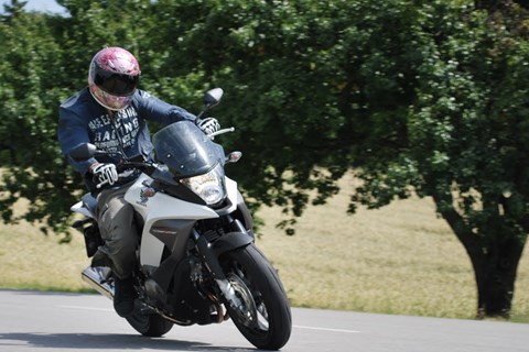 1000PS TV: Honda Crossrunner 2011