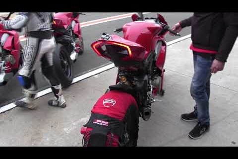 Ducati Panigale V4 S 2018 - Akrapovic - Sound