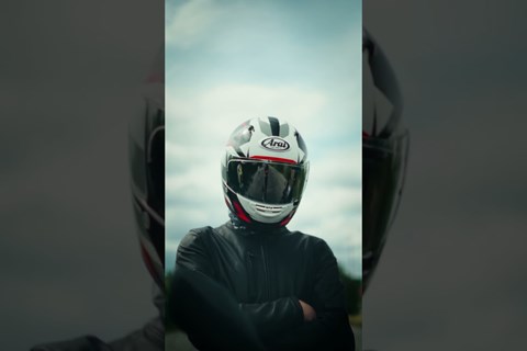 Immernoch ein brachiales Naked?!  #suzuki #bridgestone #gsxr1000 #arai