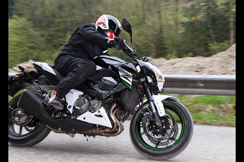 Test-Video | Kawasaki Z800 | Nakedbike Vergleich 2013