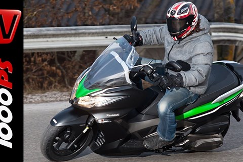 Kawasaki J300 Roller Test | Action, V-Max, Details - 2014
