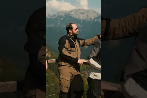 3 Tourer, ein Reifen in 🇸🇮  #metzeler #roadtec02