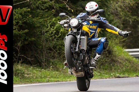 Yamaha XSR700 Test 2016 | Motorrad Quartett | Action, Onboard, Details