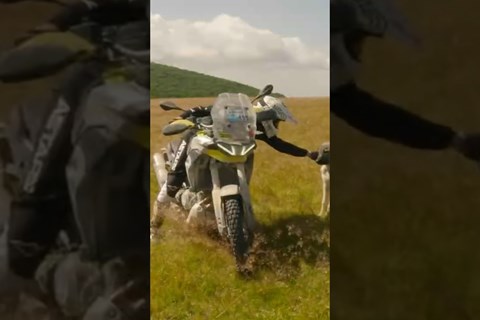 harte Zeiten mit der Tuareg 660 #shorts #apriliatuareg660