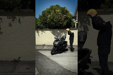Vauli lässt seinen Helm so schnell nicht mehr am Motorrad 😂 #shorts