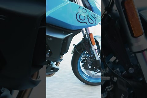 Unsere A2-Suzuki bekommt Puig Teile spendiert #werbung