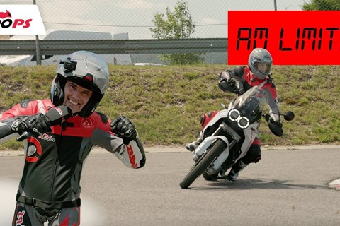 Die Ducati DesertX: Adrenalinrausch auf der 1000PS Bestzeit Strecke!