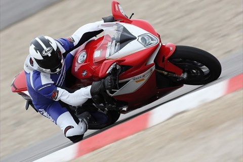 MV Agusta F4RR Test & Fahrerimpressionen